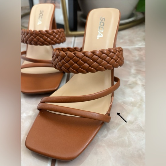 Strappy Sandals Size 7.5 - Picture 4 of 5